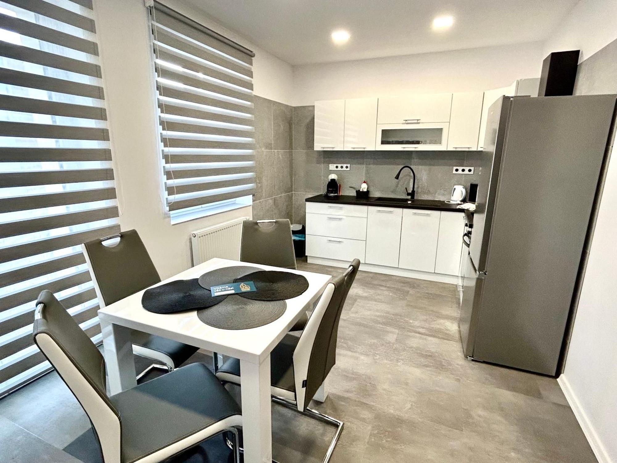 Apartmany Premium Se Soukromym Parkovanim Ческа-Липа Экстерьер фото
