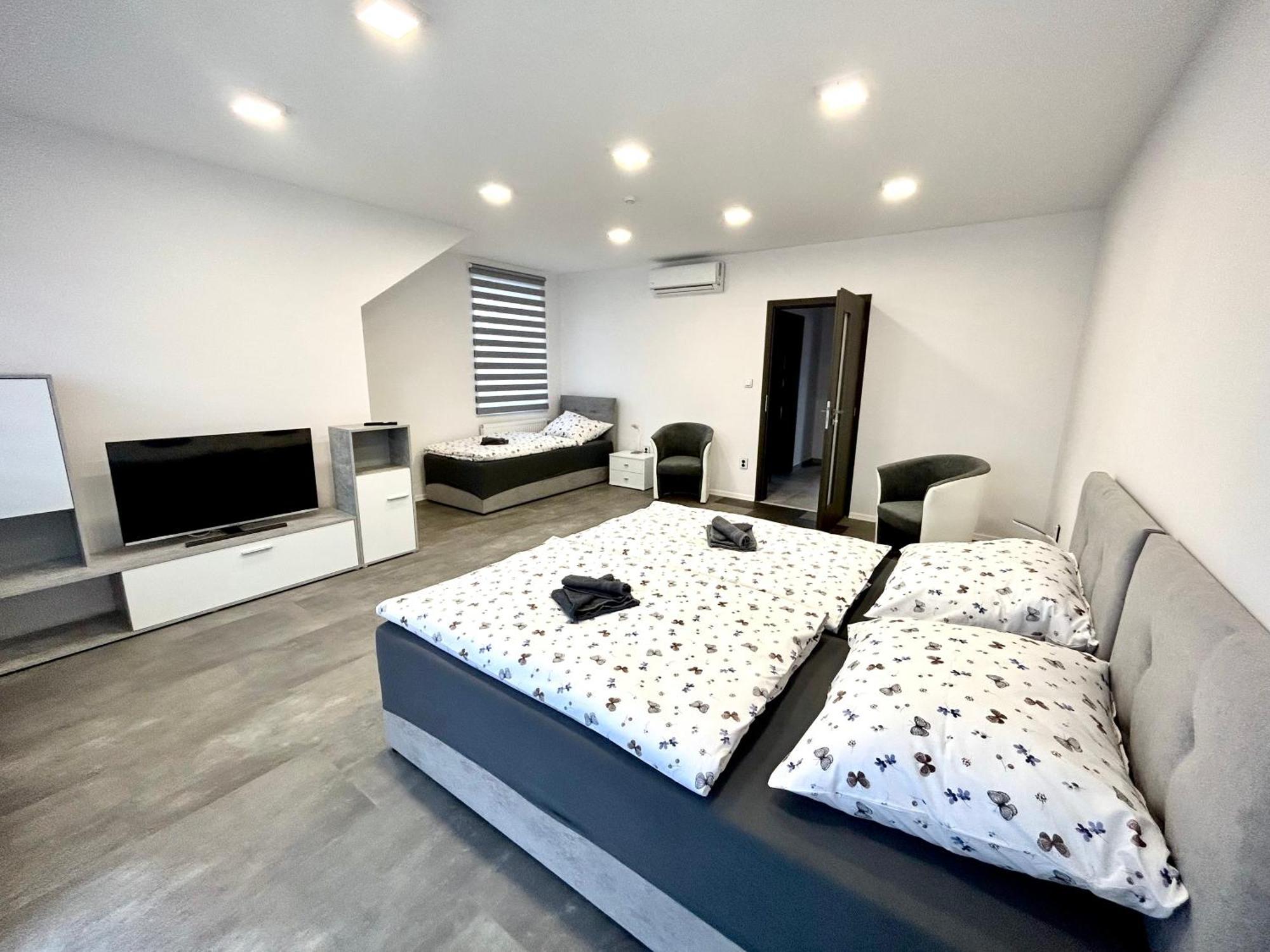Apartmany Premium Se Soukromym Parkovanim Ческа-Липа Экстерьер фото