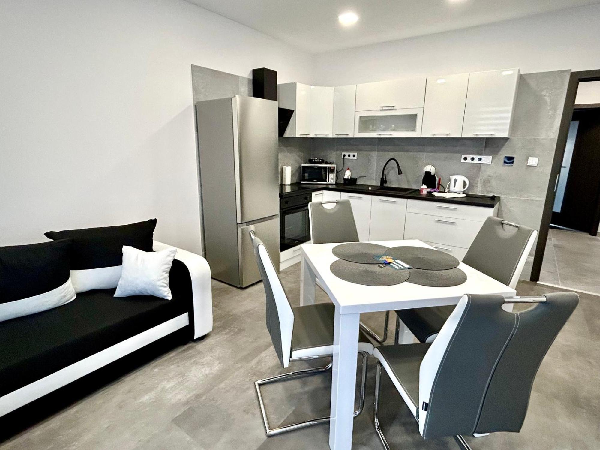 Apartmany Premium Se Soukromym Parkovanim Ческа-Липа Экстерьер фото